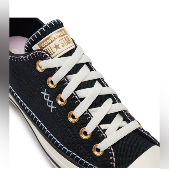 Chuck Taylor All Star Crafted Stitching Low Top - Size Womens 11.5 Men’s 9.5 - Picture 1 of 14